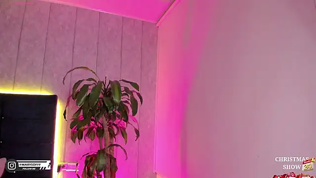 Snapshot of marysofff chatting on 12-20-25, 12:07 marysofff online show from 12-20-25, 12:07