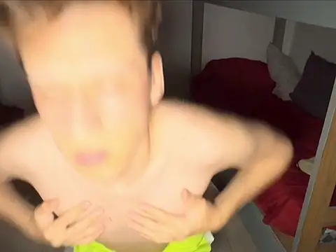 Snapshot of kevinnoff19 chatting on 11-17-25, 04:40 kevinnoff19 online show from 11-17-25, 04:40