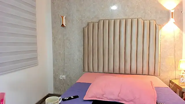 Snapshot of ArissDeLuna chatting on 02-15-26, 07:54 ArissDeLuna online show from 02-15-26, 07:54