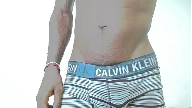 Snapshot of antonela-cris chatting on 11-23-25, 05:18 antonela-cris online show from 11-23-25, 05:18