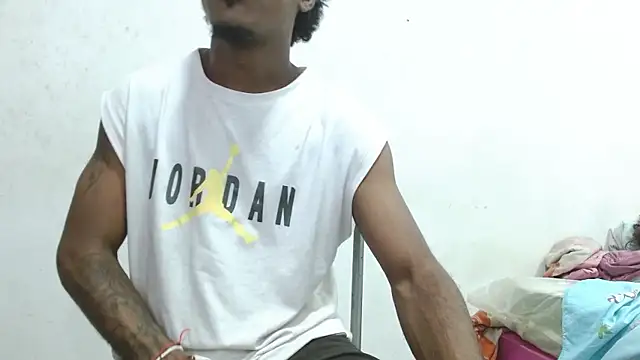 Snapshot of antonela-cris chatting on 01-17-26, 03:55 antonela-cris online show from 01-17-26, 03:55