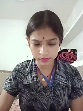 Mohnicute online show from 05-13-26, 01:25