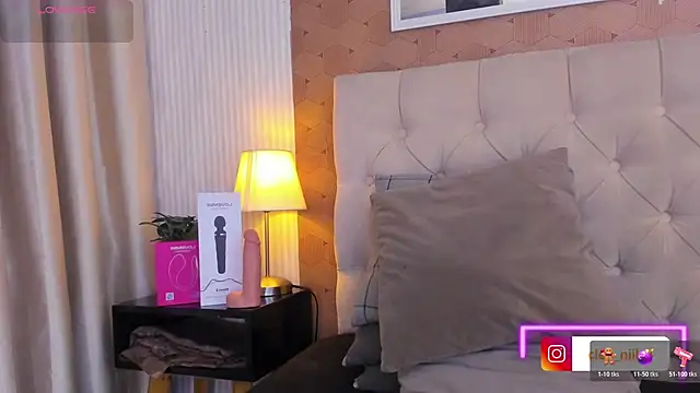 Snapshot of cleeo_nile chatting on 01-17-26, 04:06 cleeo nile online show from 01-17-26, 04:06