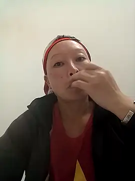 Snapshot of girl-hot2x chatting on 11-17-25, 01:50 girl-hot2x online show from 11-17-25, 01:50