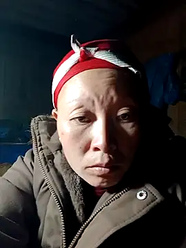 Snapshot of girl-hot2x chatting on 12-17-25, 12:22 girl-hot2x online show from 12-17-25, 12:22