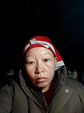 Snapshot of girl-hot2x chatting on 12-19-25, 07:32 girl-hot2x online show from 12-19-25, 07:32