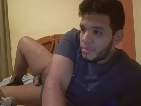 Snapshot of josecamsex27 chatting on 05-16-26, 02:19 josecamsex27 online show from 05-16-26, 02:19