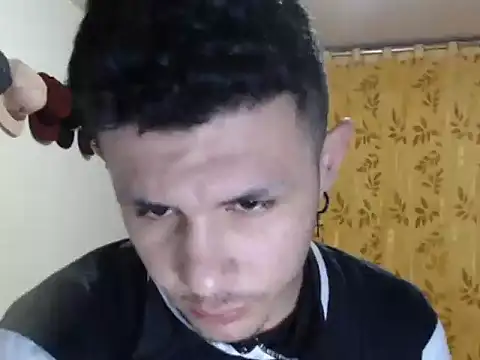 Snapshot of damiansexyboy69 chatting on 11-12-25, 04:46 damiansexyboy69 online show from 11-12-25, 04:46