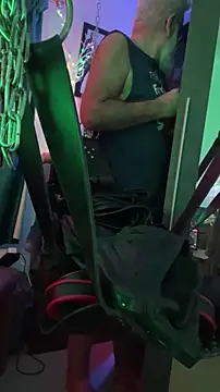 Snapshot of LeatherSdaddy chatting on 12-17-25, 11:16 LeatherSdaddy online show from 12-17-25, 11:16