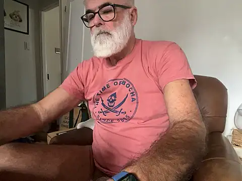 Snapshot of LeatherSdaddy chatting on 01-09-26, 11:57 LeatherSdaddy online show from 01-09-26, 11:57