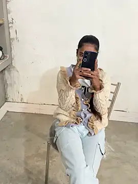 Snapshot of Riya_917 chatting on 11-12-25, 07:20 Riya 917 online show from 11-12-25, 07:20