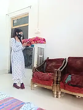 Snapshot of Riya_917 chatting on 01-14-26, 07:03 Riya 917 online show from 01-14-26, 07:03