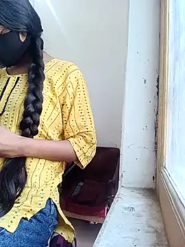 Snapshot of Riya_917 chatting on 02-13-26, 07:15 Riya 917 online show from 02-13-26, 07:15