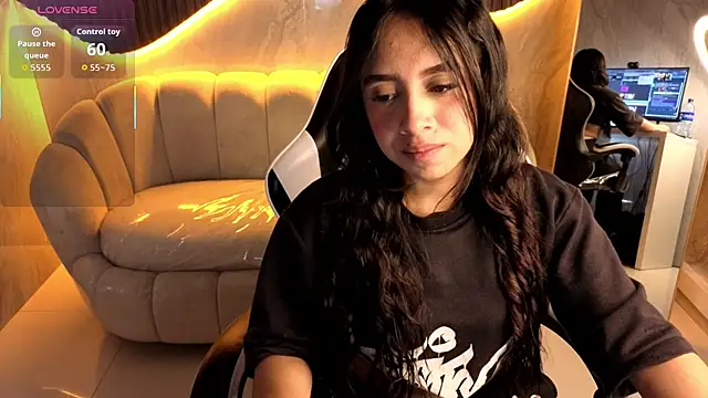 Juliana Tx online show from 03-17-26, 03:33