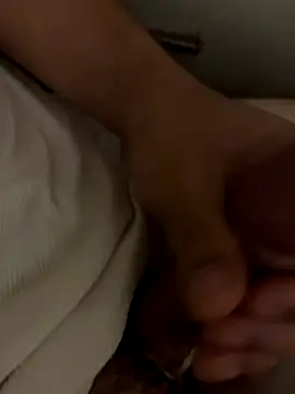 Snapshot of Saric13 chatting on 11-19-25, 06:13 Saric13 online show from 11-19-25, 06:13