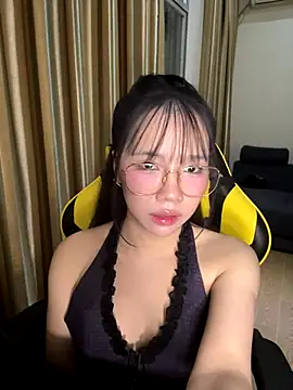 Snapshot of qiqi200135 chatting on 11-20-25, 02:28 qiqi200135 online show from 11-20-25, 02:28