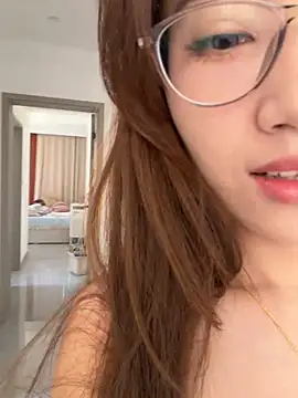 GG-BONG1 online show from 05-12-26, 07:49