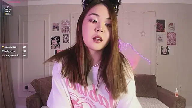 yummy yuna online show from 11-21-25, 08:40