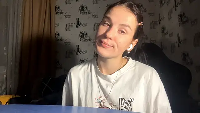 Snapshot of AliciaCapehart chatting on 12-01-25, 03:06 AliciaCapehart online show from 12-01-25, 03:06