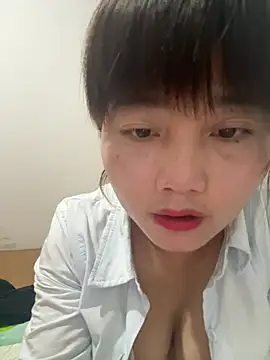 Snapshot of Nuomi6 chatting on 04-05-26, 02:47 Nuomi6 online show from 04-05-26, 02:47