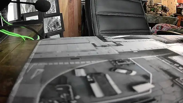 Chrisatmiami online show from 11-20-25, 05:23