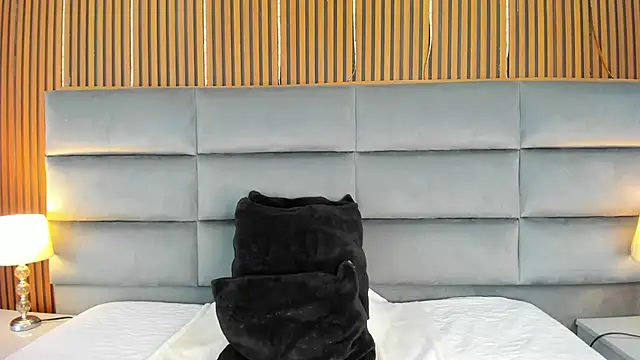 Lucy Vegas online show from 04-06-26, 01:23