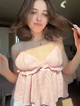 yoyogirlx online show from 07-21-26, 02:36
