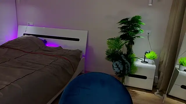 LilyPoetry  online show from 11-26-25, 11:55