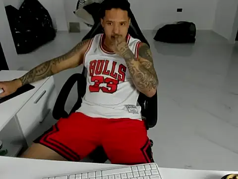 master leather online show from 04-08-26, 03:28