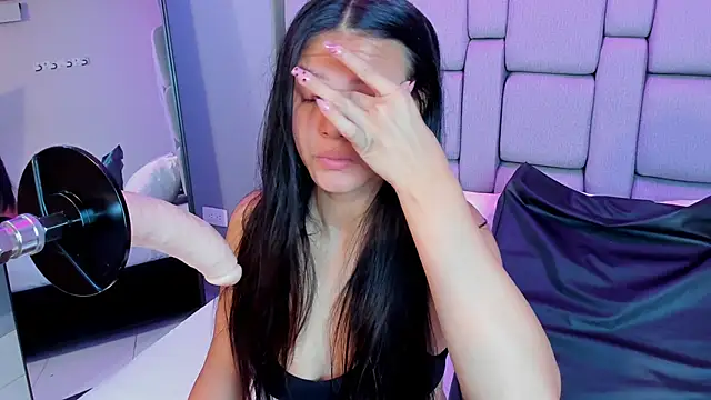 Snapshot of Sara_rhoades chatting on 11-27-25, 11:45 Sara rhoades online show from 11-27-25, 11:45