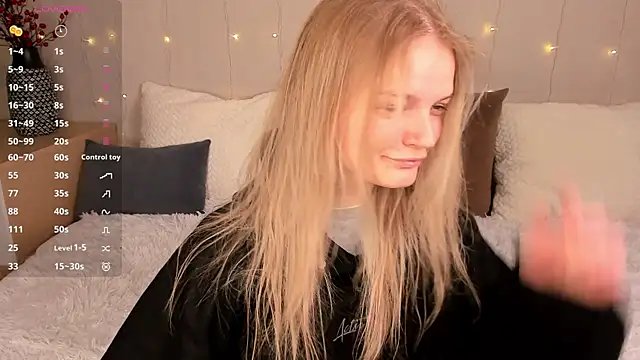 Snapshot of MicheleHonas chatting on 02-18-26, 08:05 MicheleHonas online show from 02-18-26, 08:05