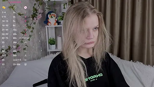 Snapshot of MicheleHonas chatting on 03-03-26, 05:41 MicheleHonas online show from 03-03-26, 05:41