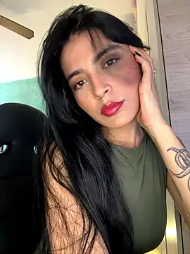 Snapshot of Cristal_Cerati_ chatting on 01-08-26, 09:17 Cristal Cerati online show from 01-08-26, 09:17