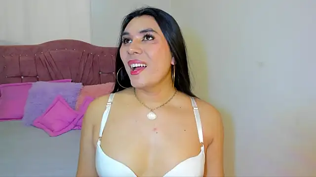 yourlatina emely online show from 05-02-26, 08:03