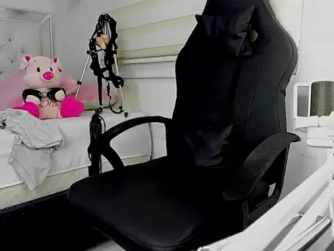 Snapshot of goddess_of_bitches chatting on 02-03-26, 04:54 goddess of bitches online show from 02-03-26, 04:54