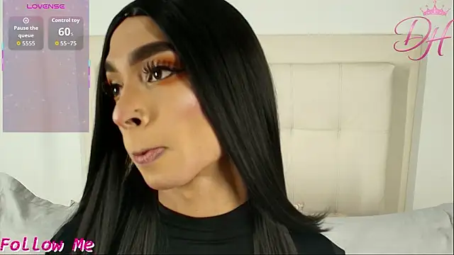 Daphne Hills online show from 03-26-26, 03:12