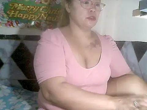 Snapshot of loriepinay46 chatting on 11-16-25, 12:55 loriepinay46 online show from 11-16-25, 12:55