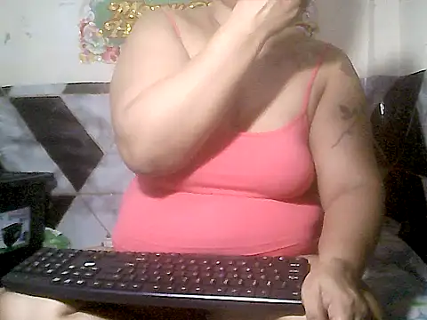 Snapshot of loriepinay46 chatting on 11-25-25, 08:09 loriepinay46 online show from 11-25-25, 08:09