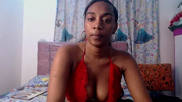 AishaOwens online show from 12-23-25, 03:48