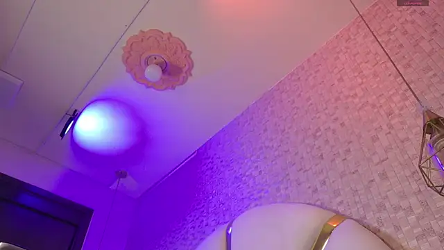 Snapshot of Caroline_palmerr chatting on 11-27-25, 03:08 Caroline palmerr online show from 11-27-25, 03:08