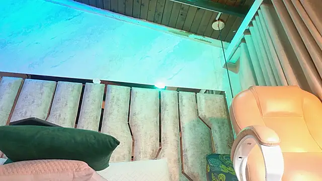 Snapshot of Caroline_palmerr chatting on 12-15-25, 03:22 Caroline palmerr online show from 12-15-25, 03:22