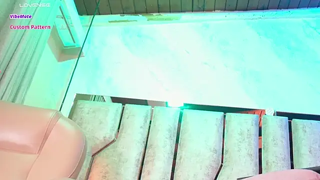 Snapshot of Caroline_palmerr chatting on 12-21-25, 03:24 Caroline palmerr online show from 12-21-25, 03:24