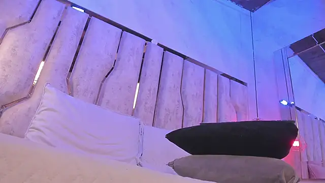 Snapshot of Caroline_palmerr chatting on 02-04-26, 03:23 Caroline palmerr online show from 02-04-26, 03:23