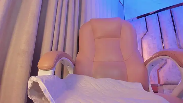 Snapshot of Caroline_palmerr chatting on 04-09-26, 03:28 Caroline palmerr online show from 04-09-26, 03:28