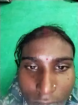 Snapshot of Big_Lovexx chatting on 11-17-25, 05:35 Big Lovexx online show from 11-17-25, 05:35