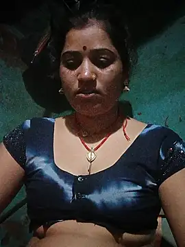 Hot kamla online show from 06-10-26, 10:41