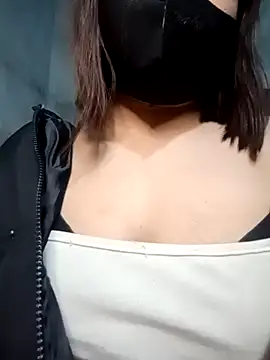 Snapshot of YuCii2k1 chatting on 11-13-25, 04:11 YuCii2k1 online show from 11-13-25, 04:11