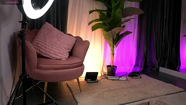 WendyyLuv online show from 06-19-26, 08:23