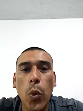 Snapshot of Solo_privado chatting on 03-31-26, 11:05 Solo privado online show from 03-31-26, 11:05