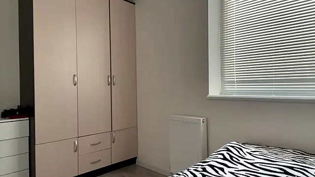 Snapshot of BabySofa chatting on 11-15-25, 12:13 BabySofa online show from 11-15-25, 12:13